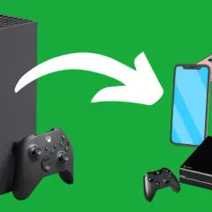 Xbox Series X obok Xbox One, kontrolerów, telefonu i laptopa. Czy gry z Xbox One działają na Xbox Series X?