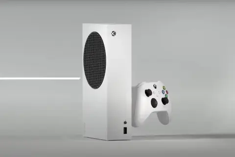 Biała konsola Xbox Series S i biały kontroler na szarym tle. To jest co to jest Xbox.
