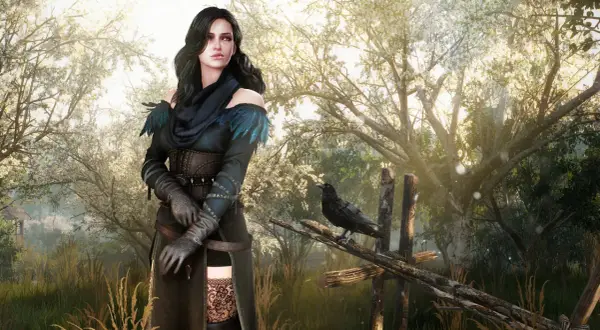 Yennefer w czarnej sukni z piórami i krukiem na płocie, na tle kwitnących drzew.
