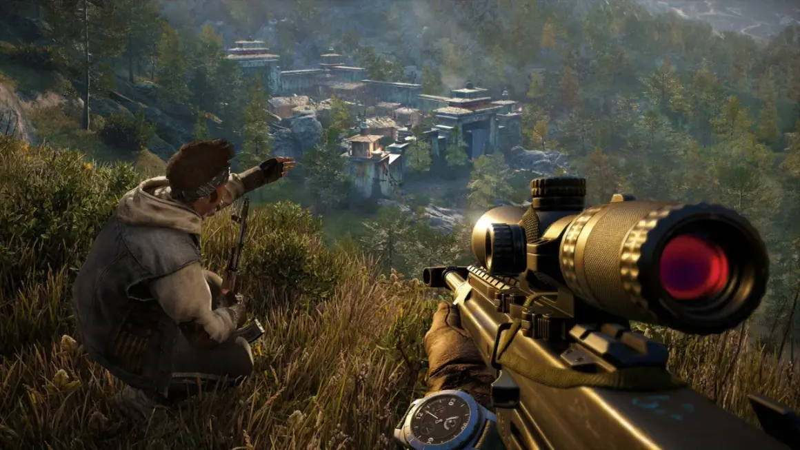 Gracz celuje z karabinu snajperskiego w wioskę w górach. Sprawdź far cry 4 wymagania, by cieszyć się tą grafiką.