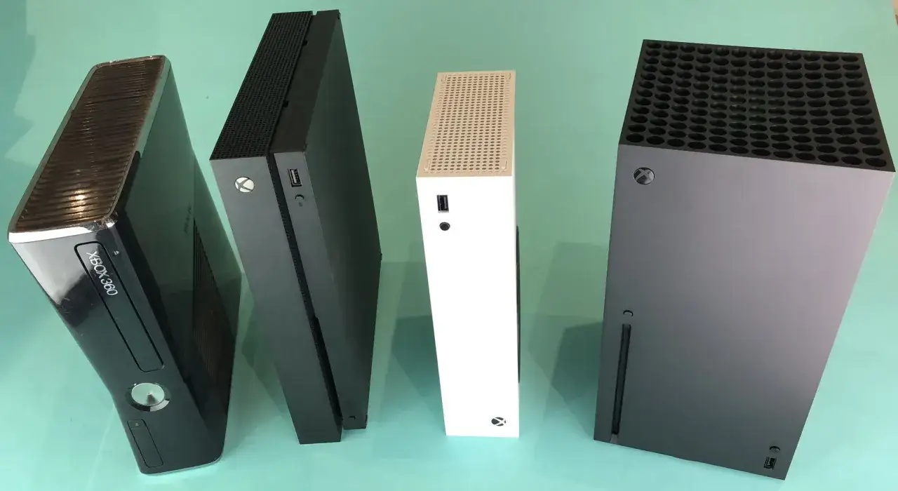 Ewolucja konsol Xbox: od Xbox 360, przez Xbox One, po biały Xbox Series S i czarny Xbox Series X – prawdziwy pokaz mocy xbox next gen.